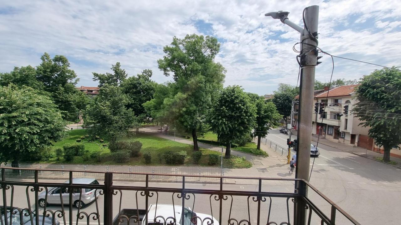 Old Style Hotel Vratsa Bagian luar foto
